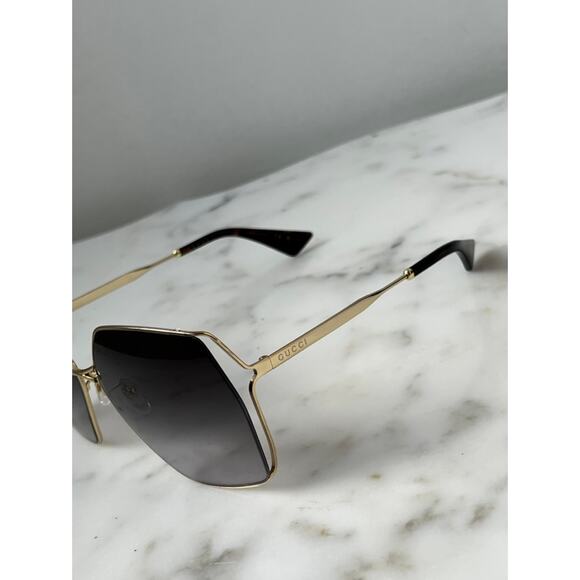 NEW Gucci GG0817S Marmont Logo Oversized Gold Sunglasses - Picture 6 of 9